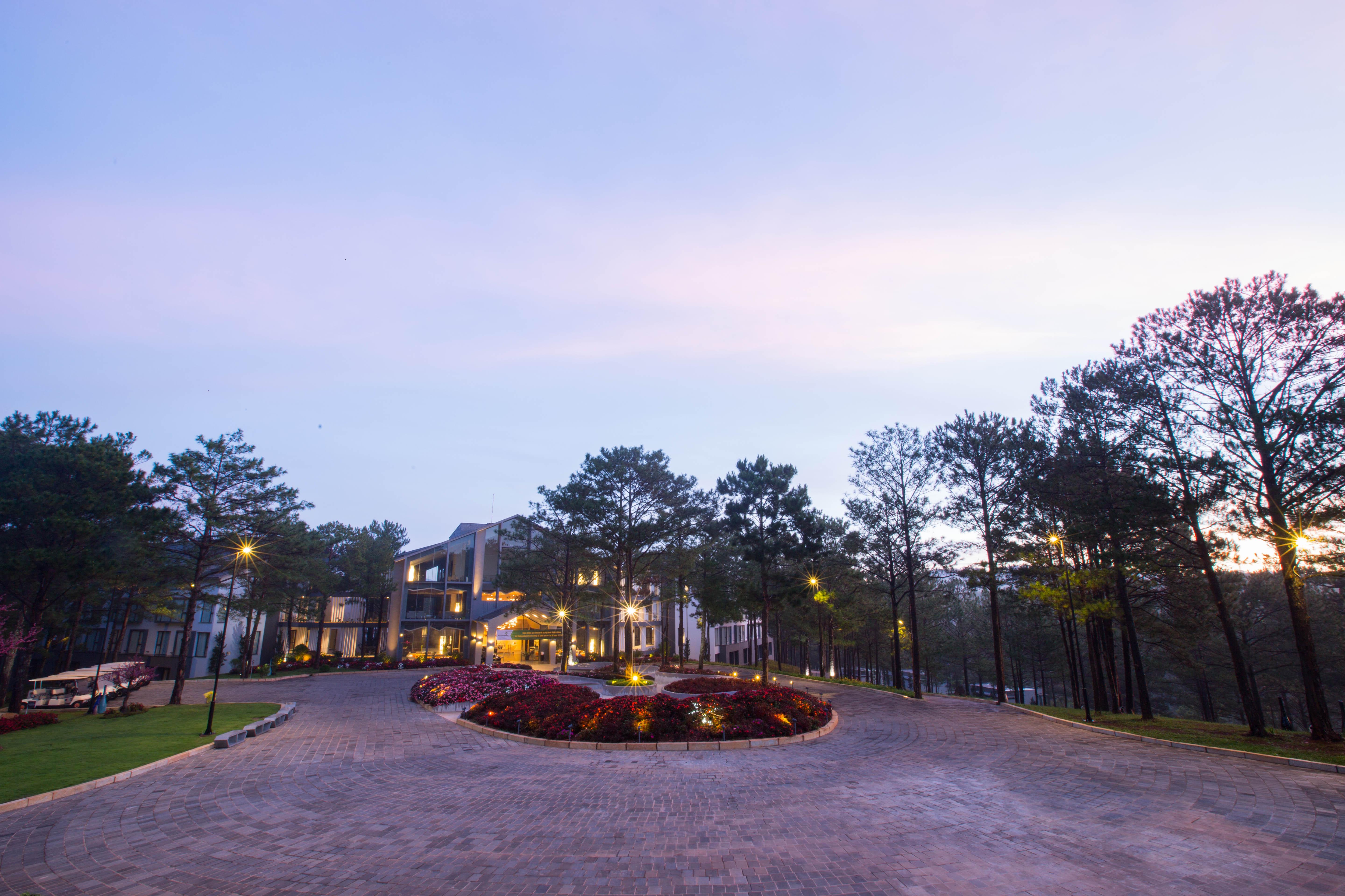 Terracotta Hotel & Resort Dalat Exterior foto
