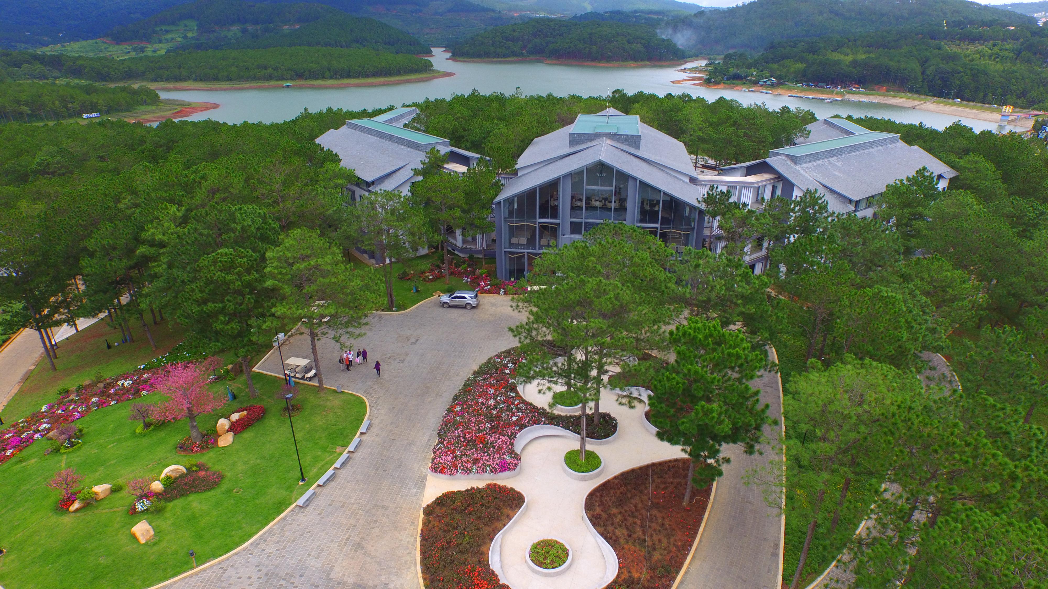 Terracotta Hotel & Resort Dalat Exterior foto
